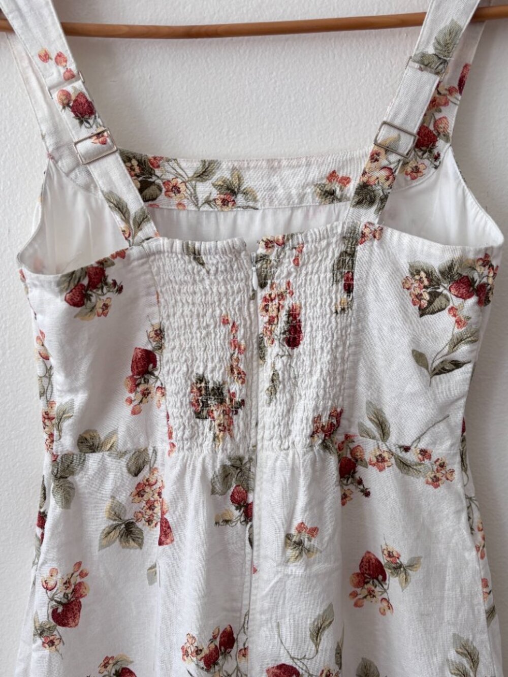 Abercrombie & Fitch Strawberry Print Linen Blend Wide Strap Mini Dress - Picture 8 of 9